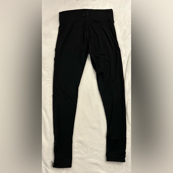 PINK Victoria’s Secret Ultimate Leggings - Picture 10 of 10